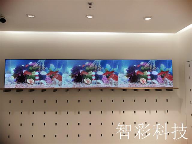Lily服裝店LED顯示屏由上海智彩科技設(shè)計(jì)、安裝